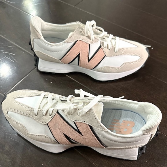 New Balance Shoes - Brand new new balance 327 pink sneaker
